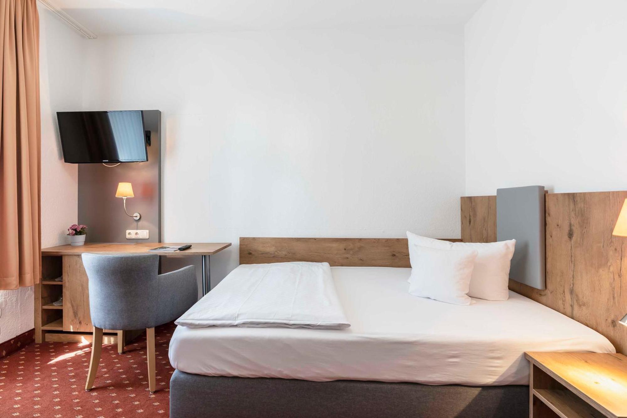 Hotel Markgraf Ленін Екстер'єр фото