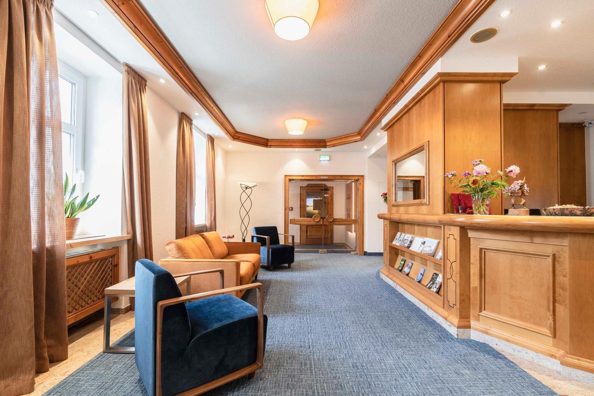 Hotel Markgraf Ленін Екстер'єр фото